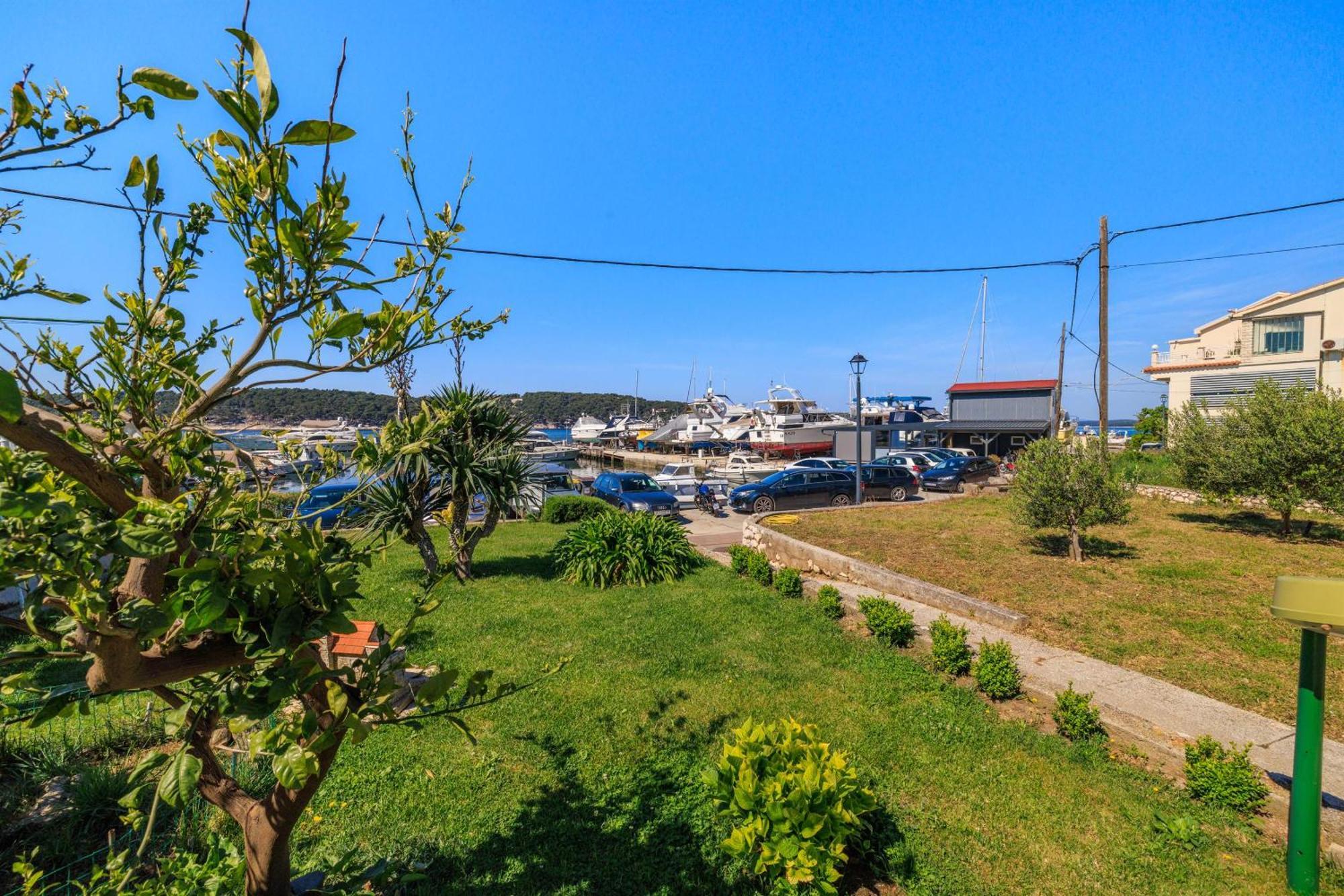 Apartments Near The Sea Barbat Barbat na Rabu Exteriör bild